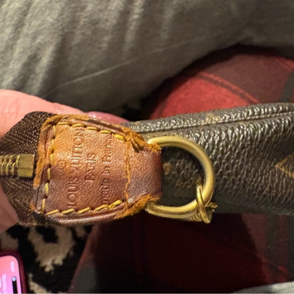 XSOLDX Louis Vuitton Pochette Accessoires Monogram Shoulder Bag Authentic - Picture 13 of 15